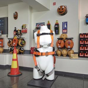 Arnés de Seguridad de 5 Puntos con Doble Gancho para Escalada, Protección Contra Caídas, Bomberos y Rescate, Color Personalizable de Fábrica - Product Image 1