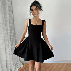 <span class=keywords><strong>Robe</strong></span> <span class=keywords><strong>noire</strong></span> élégante <span class=keywords><strong>à</strong></span> col carré et taille cintrée, coupe ajustée, mini-<span class=keywords><strong>robe</strong></span> d'été <span class=keywords><strong>à</strong></span> fines <span class=keywords><strong>bretelles</strong></span> pour femme, idéale pour les rendez-vous et les soirées. - Product Image 5