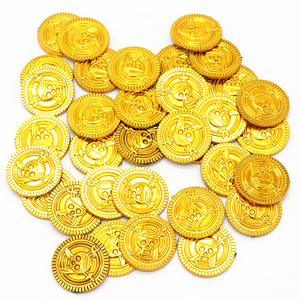 Monete d'oro artificiali pirata e fiches finte da gioco oggetti di scena della lotteria per decorazioni per feste e giochi di caccia al tesoro borsa da 100 pezzi - Product Image 1