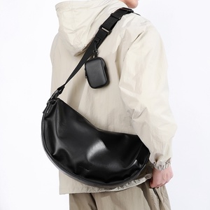 <span class=keywords><strong>Borsa</strong></span> a Tracolla in Nylon Nero Puro di Alta Qualità per Donne e Uomini, <span class=keywords><strong>Borsa</strong></span> Trendy <span class=keywords><strong>Lucida</strong></span> a Forma di Raviolo con Fodera in Poliestere e Tracolla Singola - Product Image 3