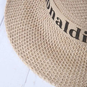 Cappello di paglia estivo da spiaggia con visiera rialzata per protezione solare, ideale per persone di mezza età e anziani. - Product Image 5