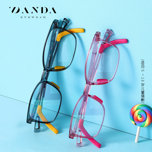 DANDA Gafas anti luz azul para niños TR5109, montura de doble color, lentes planas con almohadillas nasales antideslizantes para niños de 5 a 13 años - Product Image 1