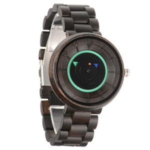 Montre en bois de Shenzhen, fabriquée en usine, avec bracelet en bois de santal massif, style vintage décontracté - Product Image 1