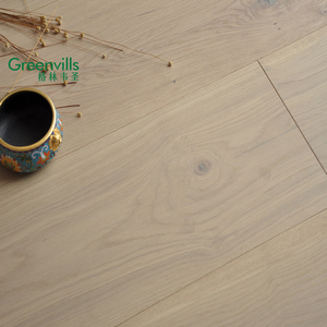 Plancher en bois d'ingénierie en chêne blanc européen de 300mm de large - Product Image 1