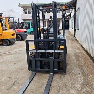 Montacargas Usado Komatsu de 3 Toneladas y 3 Metros con Entrega Rápida, Precio Bajo, Motor Diésel Japonés Original, Montacargas de Combustión Interna - Product Image 6