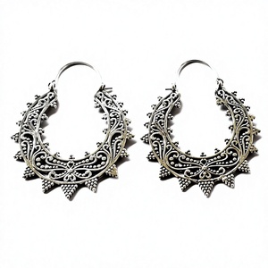 Boucles d'oreilles créoles brillantes en laiton plaqué argent, accessoire de piercing tendance pour femme - Product Image 2