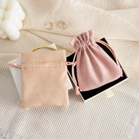 Pochette élégante en velours suédé avec cordon de serrage, personnalisable avec logo imprimé, petite pochette anti-poussière pour bijoux, vente en gros d'usine
