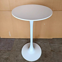 La dernière petite table ronde de style moderne pour la maison, le balcon, la chambre, le salon de thé, la salle à manger, la table de bar