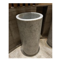 Lavabo italien moderne en marbre blanc de Carrare, lavabo sur pied à cylindre solide