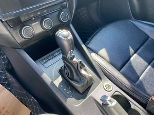 <span class=keywords><strong>Skoda</strong></span> <span class=keywords><strong>Octavia</strong></span> Classic 1.6L Comfort 6 vitesses automatique, 5 places, conduite à gauche, essence, <span class=keywords><strong>berline</strong></span> compacte liftback, modèle 2017 - Product Image 3