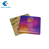 Autocollant de bureau étanche RFID NFC 213 personnalisé 100*100mm en PVC+Époxy avec adhésif arrière pour Restaurants, Hôtels et Cartes de Visite