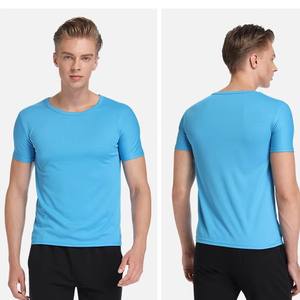 Camiseta deportiva de compresión para hombre con diseño muscular, logotipo personalizado OME, venta al por mayor de ropa deportiva para correr y gimnasio. - Product Image 4