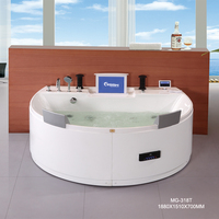 Baignoire autoportante ovale moderne en acrylique avec robinet, drain et éclairage LED coloré pour salle de bain