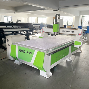 เครื่องเราเตอร์ CNC ยี่ห้อ LINGSU แบบ 3 แกน ขนาด 1300x2500 มม. กำลังมอเตอร์ 3.2 กิโลวัตต์ ใช้ไฟ 220 โวลต์ สำหรับงานไม้ ใช้งานง่าย - Product Image 3