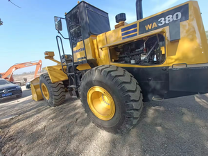 À vendre au meilleur prix : Chargeuses sur pneus d'occasion KOMATSU WA380-3, WA600, WA500 – Marque de premier plan WA380 - Product Image 2