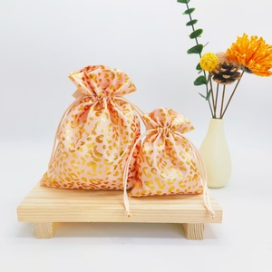 Sacs cadeaux personnalisés en polyester écologique avec cordon de serrage, durables, pour fêtes et événements, sacs de rangement pour bonbons - Product Image 3