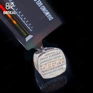 Bague en moissanite personnalisée d'usine, testée au diamant, avec pendentif baguette personnalisé avec lettre, en argent 925, bijoux fins pour hommes - Product Image 3