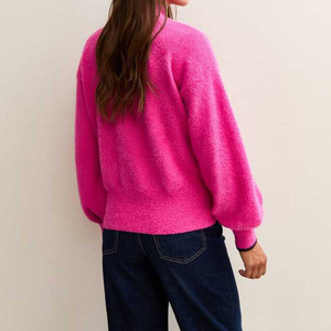 เสื้อสเวตเตอร์ครอปคอสูงแฟชั่นใหม่สำหรับผู้หญิง ตกแต่งด้วยโบว์ริบบิ้นปักเลื่อมแบบ OEM สั่งทำได้ - Product Image 3