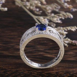 Elegante Anello Traforato con Zircone Blu per Donna, Gioiello da Cerimonia - Product Image 6