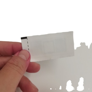 Etiqueta de lavandería de nailon UHF con pegamento de fusión en caliente, <span class=keywords><strong>línea</strong></span> de coser, ciclo de lavado de 200 veces, alta presión, temperatura caliente, arrancar para Hotel - Product Image 3