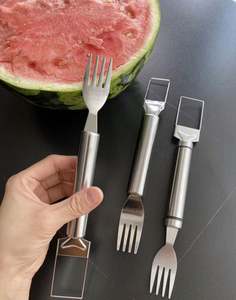 Fourchette à pastèque 2 en 1, trancheuse, coupe-fruits multifonction pour l'été, couteau à pastèque en acier inoxydable, fourchette à pastèque, coupe-pastèque, chaud - Product Image 5