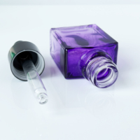 Vente en gros de flacons d'huile essentielle en verre de couleur violette et fumée avec bouchon à vis de 15 ml/20 ml/30 ml/50 ml à bon prix
