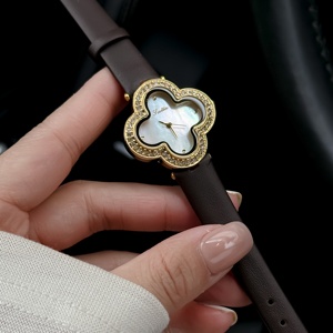 นาฬิกา Scottie A9758 รุ่น Opulent Clover Shape สำหรับสุภาพสตรี 9758 ตัวเรือนสแตนเลสสตีล กันน้ำ นาฬิกาควอตซ์ มีหลายสีให้เลือก เหมาะสำหรับเป็นของขวัญ - Product Image 4