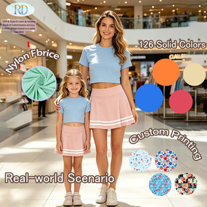 Ensemble de sportswear personnalisé OEM en nylon et élasthanne à faible MOQ pour filles : Crop top preppy + jupe rayée, tenue de tennis 2 pièces mère et fille pour l'été - Product Image 6