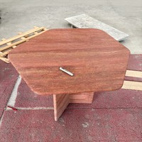 Table basse en travertin rouge naturel de luxe avec base en forme de T pour la décoration moderne du salon