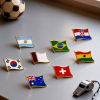 Épingles de revers personnalisées OEM en émail avec drapeau ondulé, vente en gros, épingles de revers avec drapeau national et bord plaqué or pour la promotion de la marque, cadeaux diplomatiques