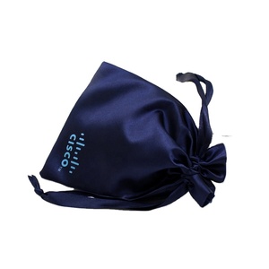 Fournisseur chinois de petites pochettes en satin personnalisées, sacs à cordon pour emballer des bijoux pour femmes - Product Image 1
