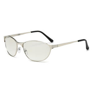 YK แว่นกันแดดโลหะสำหรับผู้หญิง กรอบสีเงิน ป้องกันรังสียูวี 400 ประเภท 3 แว่นกันแดดสไตล์สตรีท YC88832 - Product Image 5