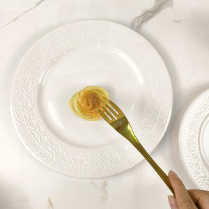 طقم أطباق عشاء من البورسلين الفاخر الأبيض بنقش بارز للمطاعم والفنادق، أطباق جانبية من السيراميك بتصميم مخصص من مصنع صيني للبيع بالجملة - Product Image 4