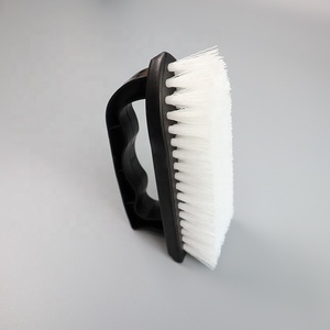 Brosse de nettoyage robuste L-5119 pour casseroles et bols, en forme de fer, avec support en plastique, poils en nylon et PP, pour le nettoyage des sols – Vente directe usine - Product Image 5