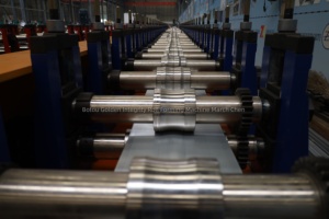 Machine de formage à froid de porte à volet roulant en aluminium Machine de formage de rouleau de porte à volet roulant à grande vitesse - Product Image 6