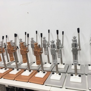 Machine de sertissage et de capsulage manuelle de bureau pour flacons de <span class=keywords><strong>parfum</strong></span>, ligne de remplissage de flacons de <span class=keywords><strong>parfum</strong></span>, fabrication de bouchons en verre - Product Image 6
