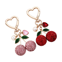 Bling strass kersen sleutelhanger met hartvormige haak parel fruit tas charme schattig dames handtas hanger sleutelring cadeau