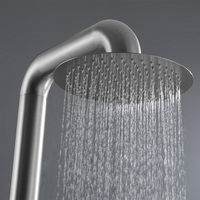 Colonne de douche extérieure autoportante en acier inoxydable 304 avec robinetterie au sol et finition or brossé pour hôtels
