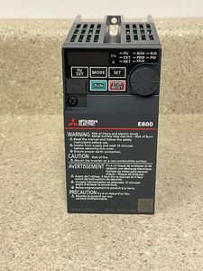 Convertidor de Frecuencia PLC Trifásico 220V FR-E820-0.75K-1 - Product Image 2