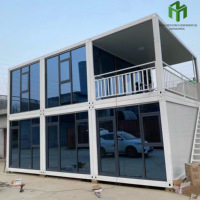 Maison conteneur modulaire en panneaux sandwich d'acier de 40 pieds avec couleur personnalisée, villa 3 chambres au design contemporain