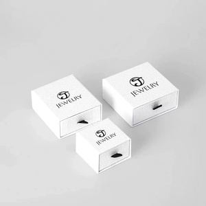 Caja y Bolsa de Embalaje de Joyería de Lujo Blanca y Negra al por Mayor, Caja para Pulseras, Collares y Pendientes con Logotipo Personalizado - Product Image 1