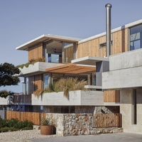 Conception de villa moderne en bord de mer, plan de maison avec vue sur la mer, piscine, aménagement paysager, services de rendu 3D