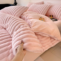 Parure de lit de luxe hiver douillet 4 pièces en flanelle rayée polaire, comprenant couette moelleuse, housse de couette, couvre-lit, drap plat et taies d'oreiller