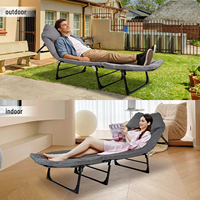 Lit de camping pliable multifonctionnel au design moderne avec coussin pour une utilisation en extérieur, cadre en métal