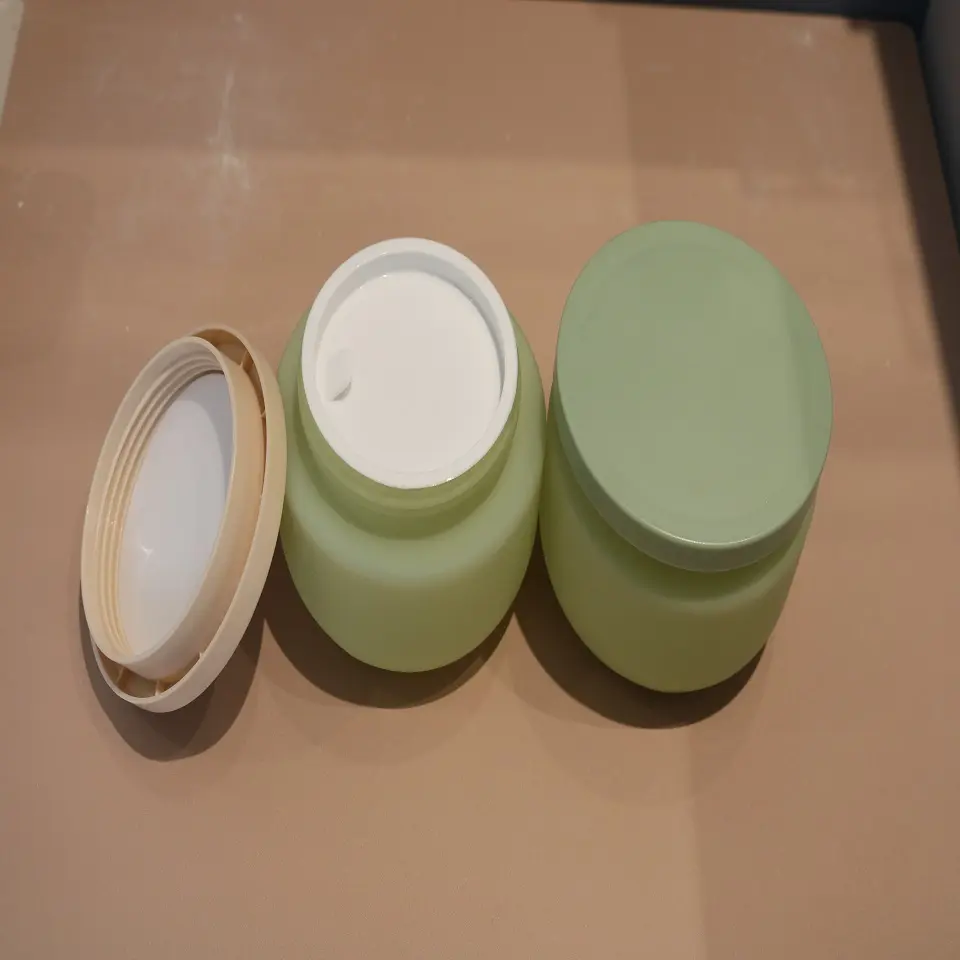 Mass production wholesale 250ml High capacity Repeatable filling PE plastic green cosmetic jar