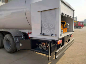Camion-citerne à gaz propane HOWO 20000L, 10 tonnes, GPL, avec abri solaire - Product Image 3