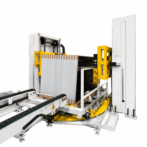 Machines de cerclage spécialisées optimisées pour les flux de travail, avec montage et cerclage synchronisés des protecteurs de bords pour le traitement des palettes photovoltaïques - Product Image 1