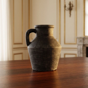 Tetera de cerámica negra estilo primitivo, con un solo asa y una superficie texturizada, es perfecta para la decoración del hogar. - Product Image 3