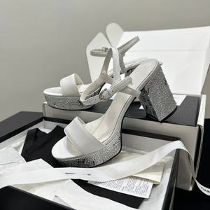 Zapatos de Mujer de Alta Calidad, Modernos y Vanguardistas, Tacón Grueso con Pedrería, Goma Antideslizante, Lujo Discreto, Marca CC - Product Image 5