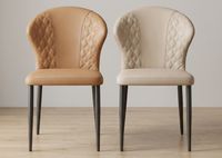 Chaise de salle à manger en cuir de luxe léger avec dossier incurvé ergonomique et structure métallique robuste pour hôtel et restaurant
